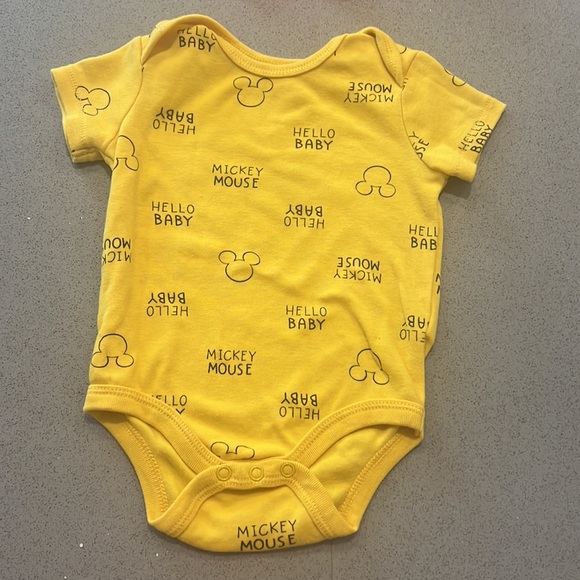 Mickey Mouse 6-9 onesies set of 4 - Picture 5 of 5